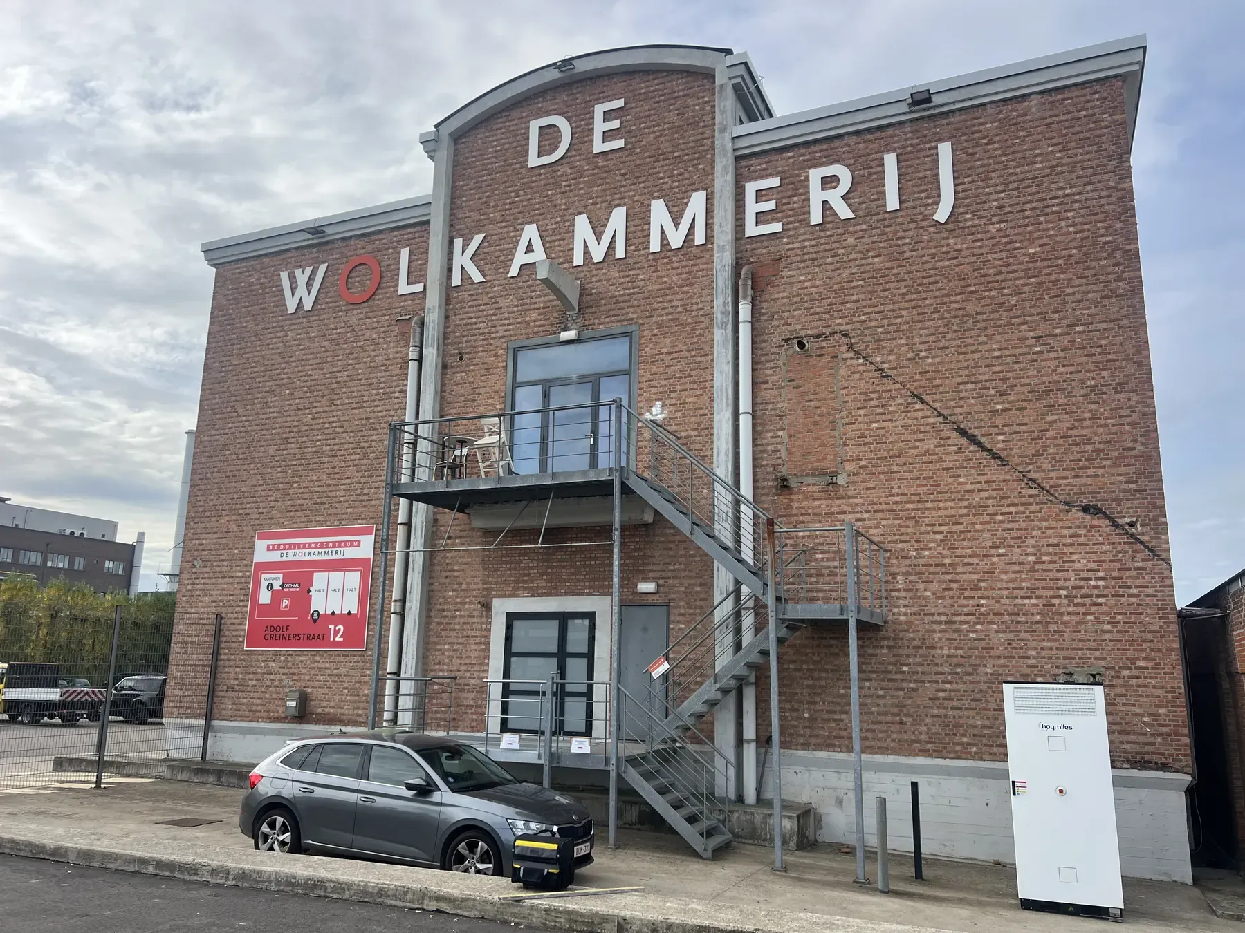 De Wolkammerij met batterij-installatie in Hoboken